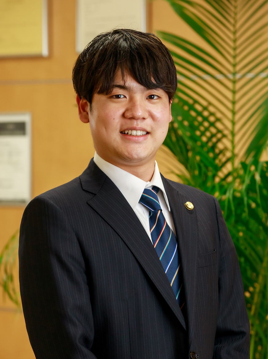 草野　健太